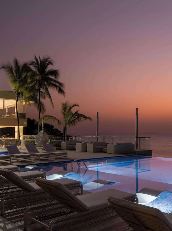 Piscine au coucher de soleil, Radisson Blu Dakar